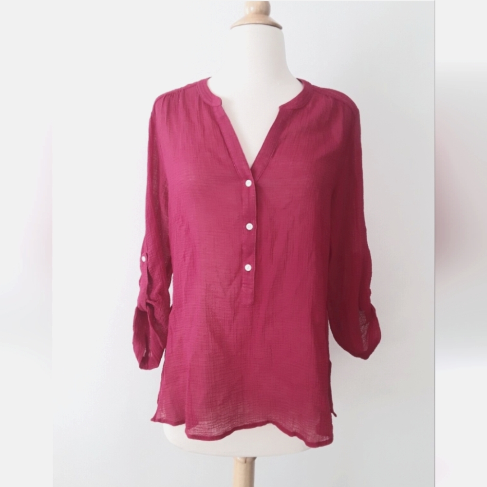 Tommy Bahama Coral Red Roll Tab Sleeve  100% Cotton Top V-neck Ladies Small